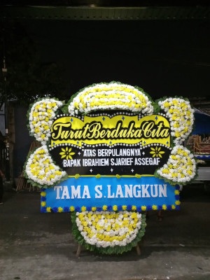 Papan Bunga Duka di Caringinnunggal